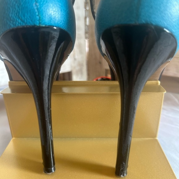 Jessica Simpson Red and Blue Heels - Picture 4 of 10